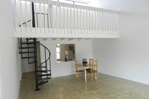 Copropriété à vendre à Royal Palm Beach, Floride: 2 chambres, 108.23 m2 № 2077536 - photo 5