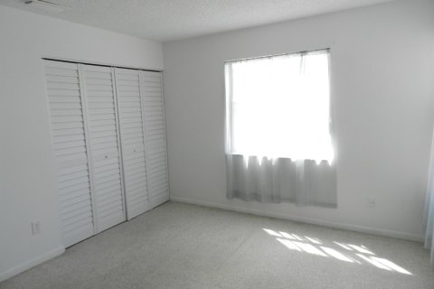 Copropriété à vendre à Royal Palm Beach, Floride: 2 chambres, 108.23 m2 № 2077536 - photo 6