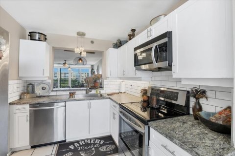Condominio en venta en Bradenton, Florida, 1 dormitorio, 113.15 m2 № 1638091 - foto 14