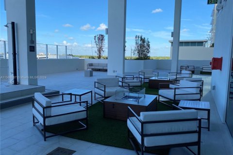 Propiedad comercial en venta en Aventura, Florida № 1102414 - foto 13