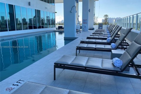 Propiedad comercial en venta en Aventura, Florida № 1102414 - foto 14