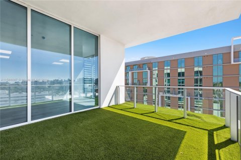 Propiedad comercial en venta en Aventura, Florida № 1102414 - foto 10