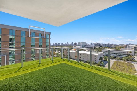 Propiedad comercial en venta en Aventura, Florida № 1102414 - foto 9
