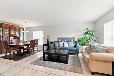 Casa en venta en Lake Mary, Florida, 4 dormitorios, 182.09 m2 № 2295375 - foto 5