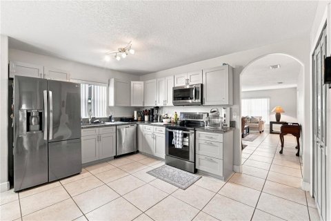 Casa en venta en Lake Mary, Florida, 4 dormitorios, 182.09 m2 № 2295375 - foto 9