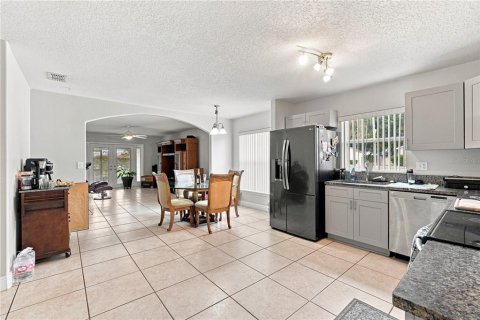 Casa en venta en Lake Mary, Florida, 4 dormitorios, 182.09 m2 № 2295375 - foto 11