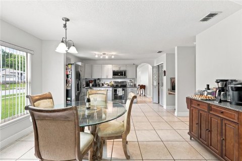Casa en venta en Lake Mary, Florida, 4 dormitorios, 182.09 m2 № 2295375 - foto 12
