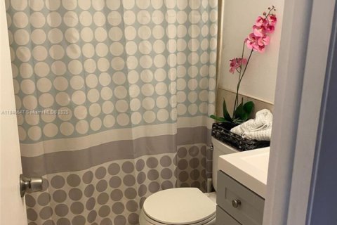 Condo in Sunrise, Florida, 1 bedroom  № 1845480 - photo 2