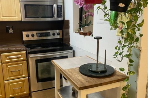 Condo in Sunrise, Florida, 1 bedroom  № 1845480 - photo 3