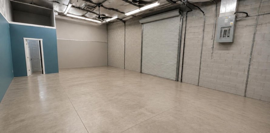 Immobilier commercial à Stuart, Floride № 2439290