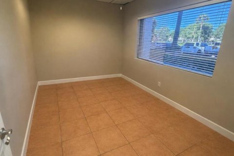 Immobilier commercial à vendre à Stuart, Floride № 2439290 - photo 4