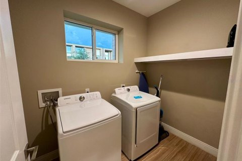 Touwnhouse à vendre à Kissimmee, Floride: 4 chambres, 218.88 m2 № 1876112 - photo 12