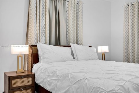 Apartamento en alquiler en Coral Gables, Florida, 2 dormitorios, 83.61 m2 № 1896882 - foto 9