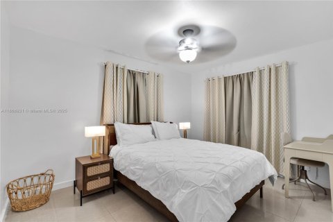 Apartamento en alquiler en Coral Gables, Florida, 2 dormitorios, 83.61 m2 № 1896882 - foto 8