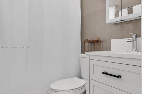 Apartamento en alquiler en Coral Gables, Florida, 2 dormitorios, 83.61 m2 № 1896882 - foto 15