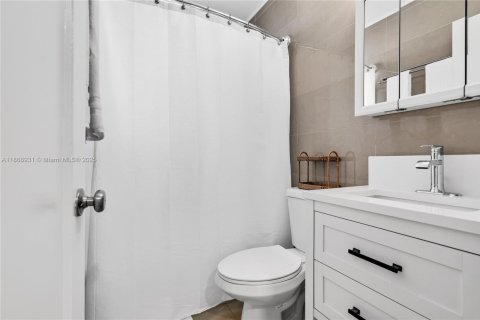 Apartamento en alquiler en Coral Gables, Florida, 2 dormitorios, 83.61 m2 № 1896882 - foto 14