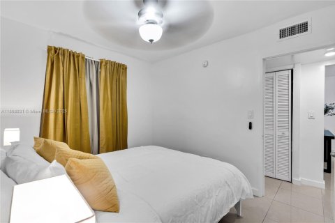Apartamento en alquiler en Coral Gables, Florida, 2 dormitorios, 83.61 m2 № 1896882 - foto 12