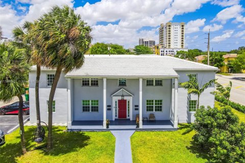 Apartamento en alquiler en Coral Gables, Florida, 2 dormitorios, 83.61 m2 № 1896882 - foto 17