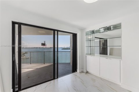 Copropriété à vendre à Miami, Floride: 2 chambres, 215.53 m2 № 1998409 - photo 19