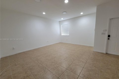Touwnhouse à vendre à Miramar, Floride: 3 chambres, 139.63 m2 № 2029330 - photo 5