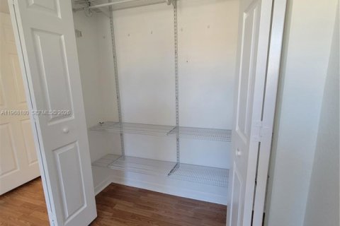 Touwnhouse à vendre à Miramar, Floride: 3 chambres, 139.63 m2 № 2029330 - photo 18