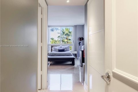 Condo in Key Biscayne, Florida, 3 bedrooms  № 1691706 - photo 22