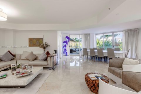 Condo in Key Biscayne, Florida, 3 bedrooms  № 1691706 - photo 9