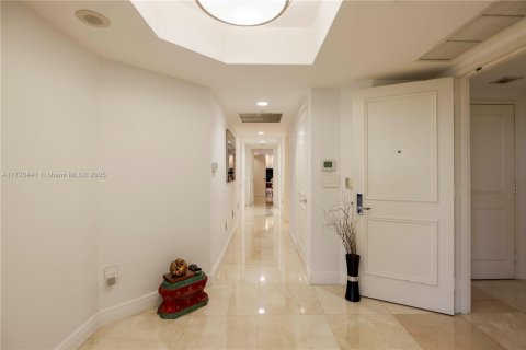 Condo in Key Biscayne, Florida, 3 bedrooms  № 1691706 - photo 5