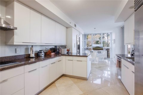 Condo in Key Biscayne, Florida, 3 bedrooms  № 1691706 - photo 18