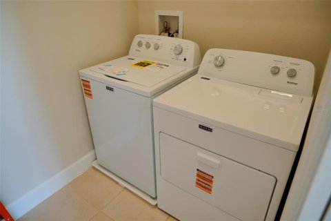 Townhouse in Orlando, Florida 3 bedrooms, 180.69 sq.m. № 2238249 - photo 11