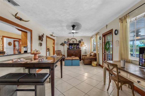 House in Homestead, Florida 3 bedrooms, 213.49 sq.m. № 1738826 - photo 15