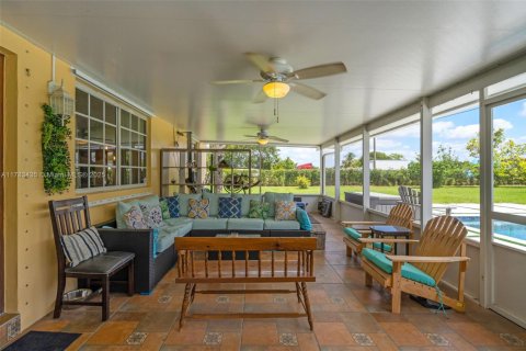House in Homestead, Florida 3 bedrooms, 213.49 sq.m. № 1738826 - photo 23