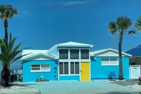 House in New Smyrna Beach, Florida 3 bedrooms, 153.66 sq.m. № 1759459