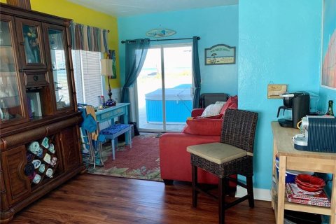 House in New Smyrna Beach, Florida 3 bedrooms, 153.66 sq.m. № 1759459 - photo 7