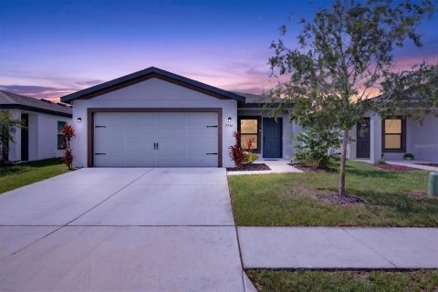 House in Tampa, Florida 3 bedrooms, 158.58 sq.m. № 2337235