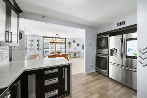 Copropriété à vendre à Miami Beach, Floride: 2 chambres, 141.58 m2 № 1762781 - photo 11