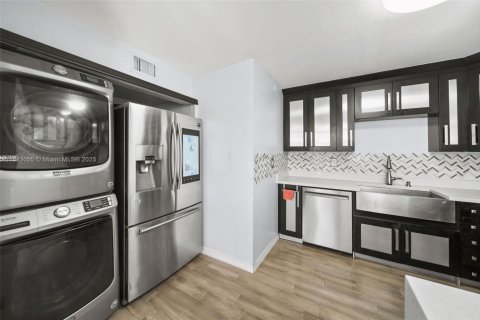 Copropriété à vendre à Miami Beach, Floride: 2 chambres, 141.58 m2 № 1762781 - photo 13