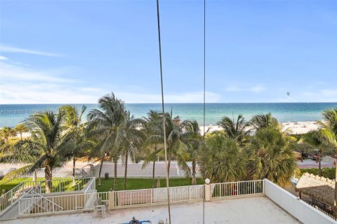 Copropriété à vendre à Miami Beach, Floride: 2 chambres, 141.58 m2 № 1762781 - photo 22