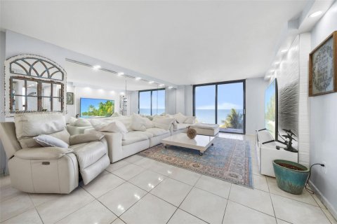 Copropriété à vendre à Miami Beach, Floride: 2 chambres, 141.58 m2 № 1762781 - photo 14