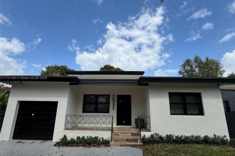 House in El Portal, Florida 3 bedrooms № 1696529 - photo 6