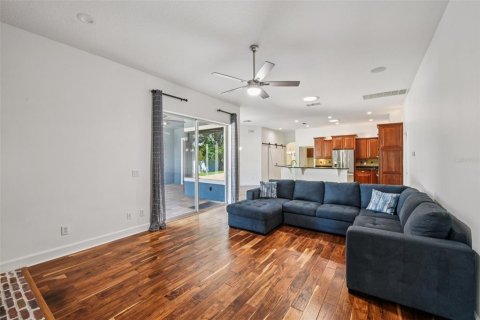 House in STONEYBROOK HILLS in Mount Dora, Florida 4 bedrooms, 319.77 sq.m. № 1810598 - photo 12