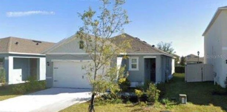 House in Davenport, Florida 3 bedrooms, 140.84 sq.m. № 2427344
