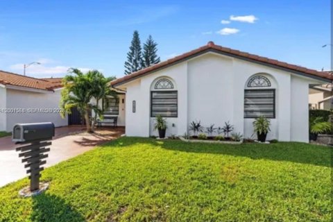 Дом в Майами, Флорида 3 спальни, 151.71м2 № 2066665