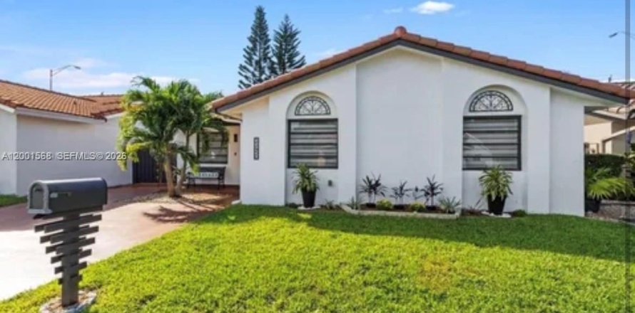 Casa en Miami, Florida 3 dormitorios, 151.71 m2 № 2066665