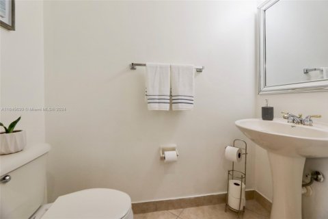 Condo in Miramar, Florida, 3 bedrooms  № 1469948 - photo 20