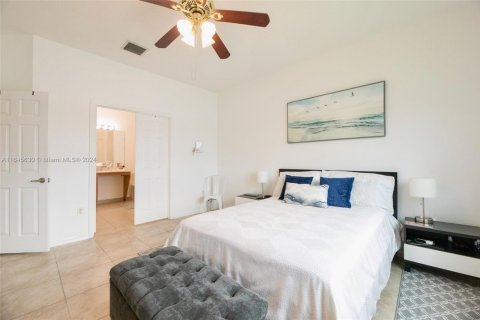 Condo in Miramar, Florida, 3 bedrooms  № 1469948 - photo 23