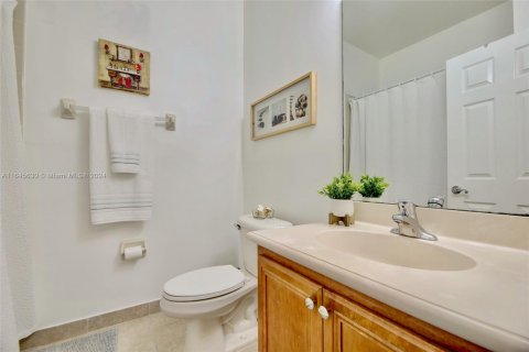 Condo in Miramar, Florida, 3 bedrooms  № 1469948 - photo 29