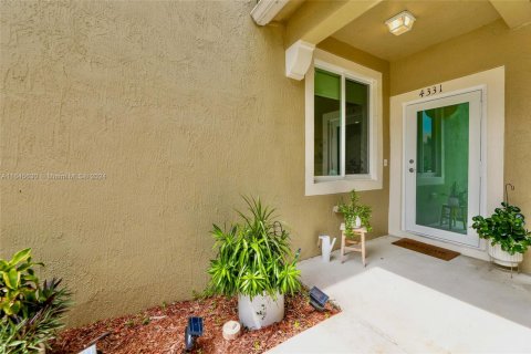 Condo in Miramar, Florida, 3 bedrooms  № 1469948 - photo 4