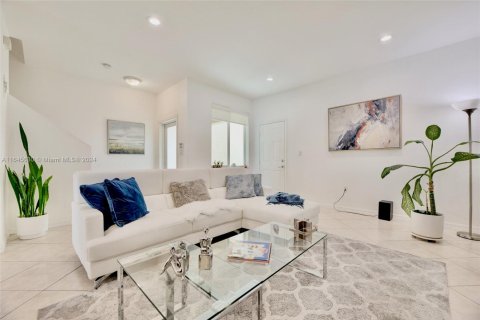 Condo in Miramar, Florida, 3 bedrooms  № 1469948 - photo 6