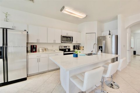 Condo in Miramar, Florida, 3 bedrooms  № 1469948 - photo 11